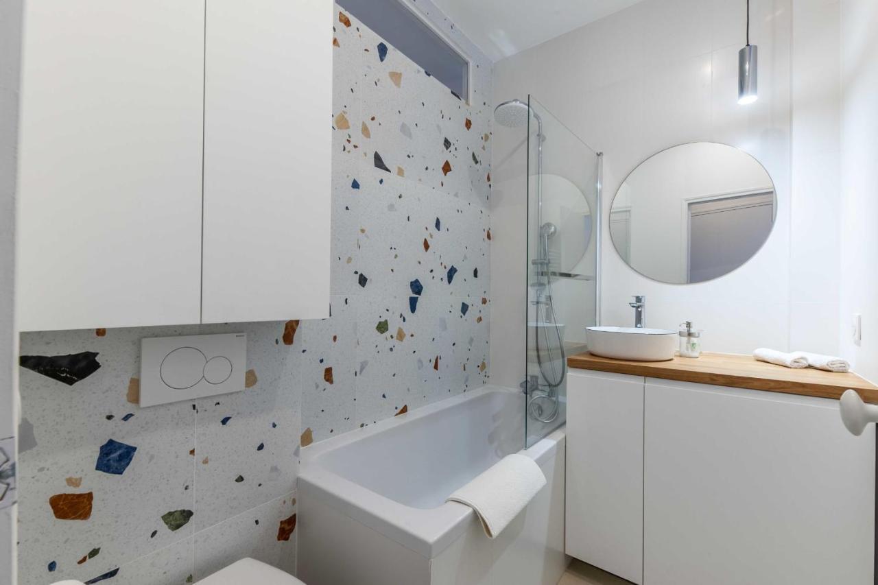 2-Bedroom Apartment With Balcony Near Hippodrome ドーヴィル エクステリア 写真